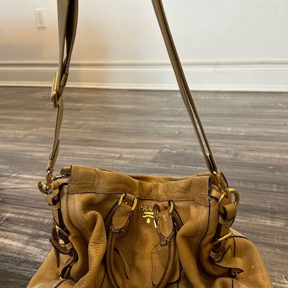 Prada Milano leather zipper tote/crossbody, well loved but lots of life left - Picture 2 of 16